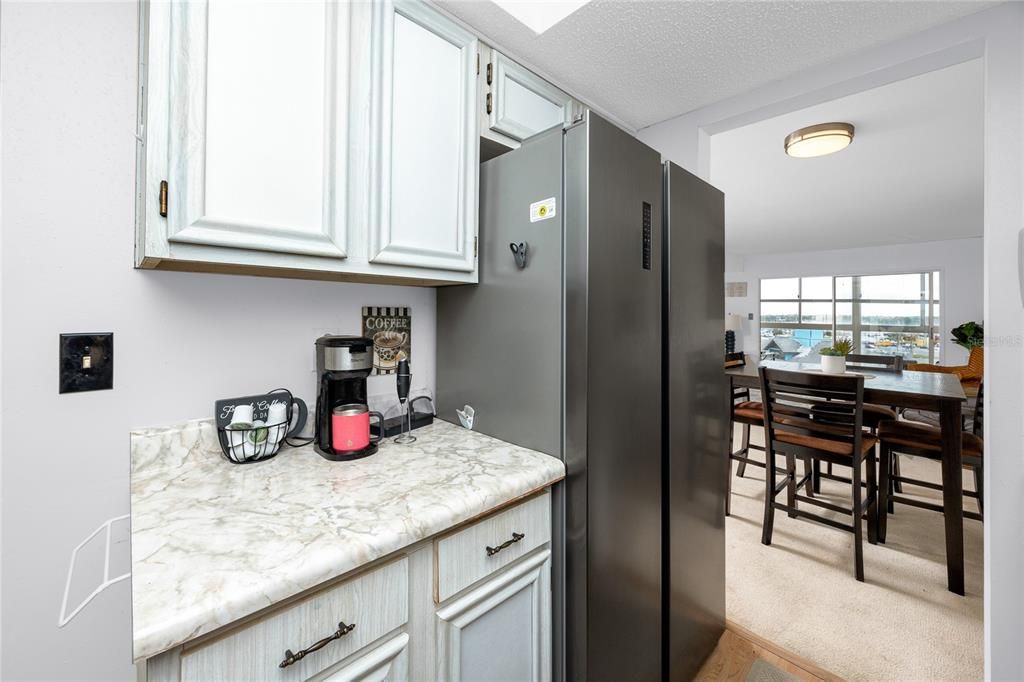 待售: $169,900 (2 贝兹, 2 浴室, 959 平方英尺)