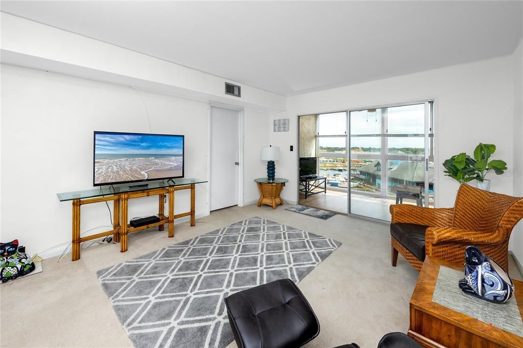 待售: $169,900 (2 贝兹, 2 浴室, 959 平方英尺)