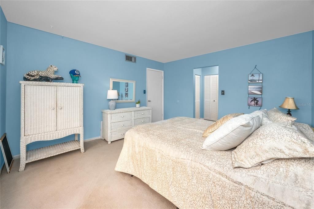 待售: $169,900 (2 贝兹, 2 浴室, 959 平方英尺)