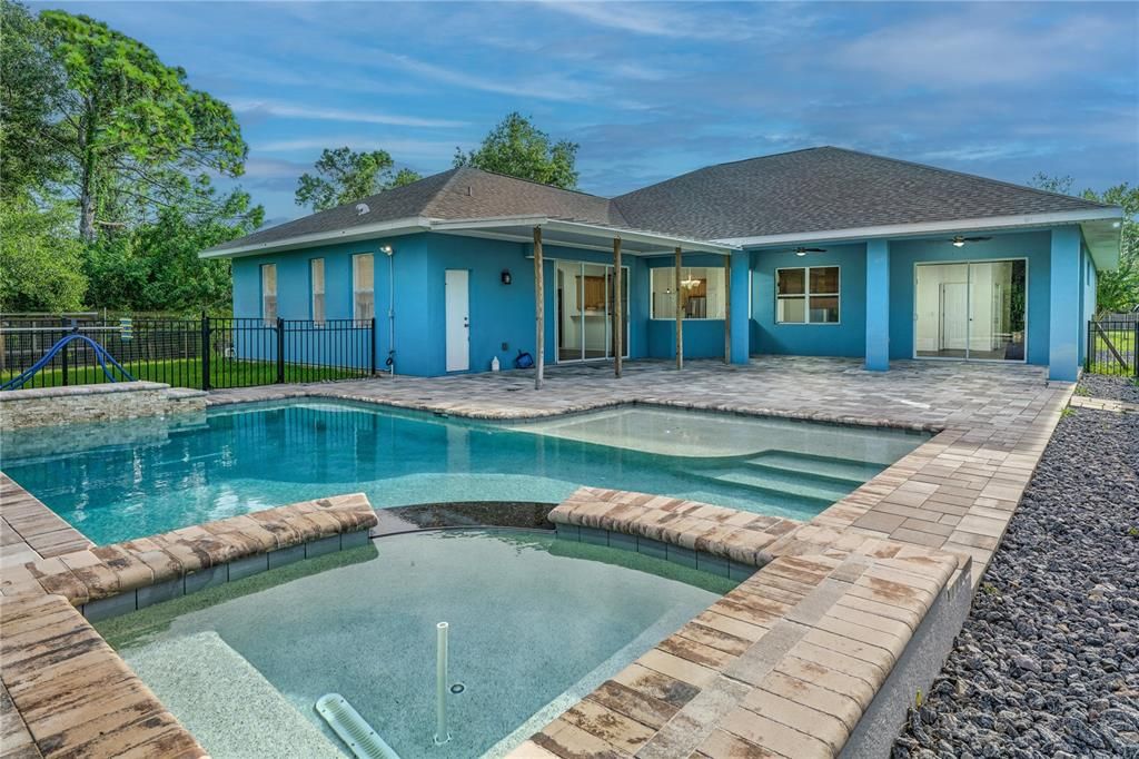 На продажу: $574,900 (3 спален, 3 ванн, 2546 Квадратных фут)