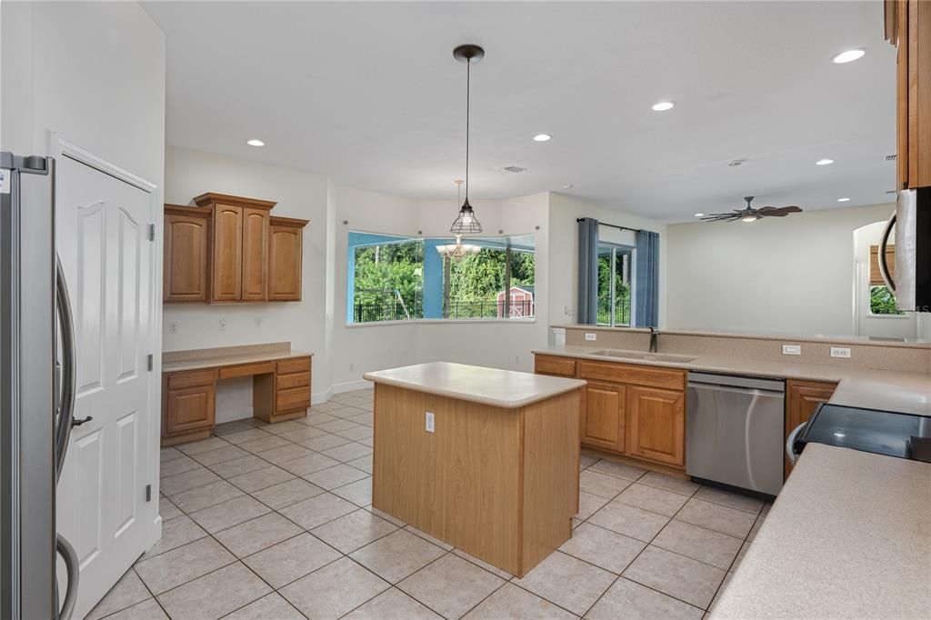 На продажу: $574,900 (3 спален, 3 ванн, 2546 Квадратных фут)