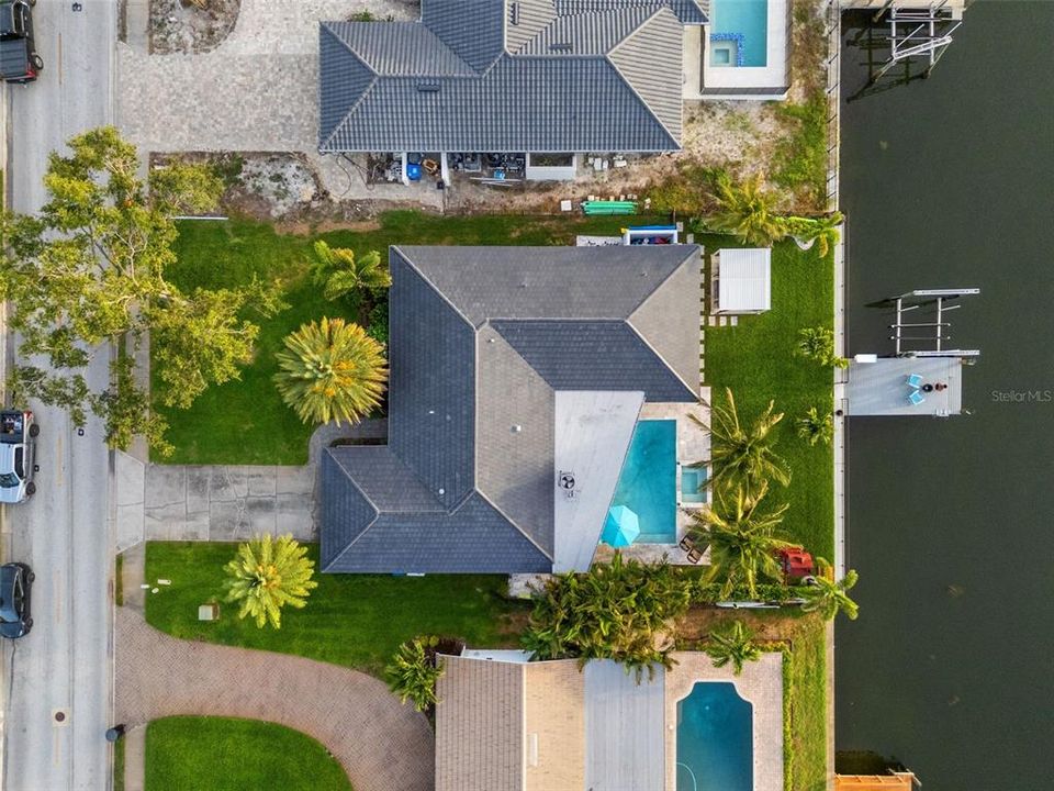 合同活跃: $1,399,000 (4 贝兹, 3 浴室, 2221 平方英尺)