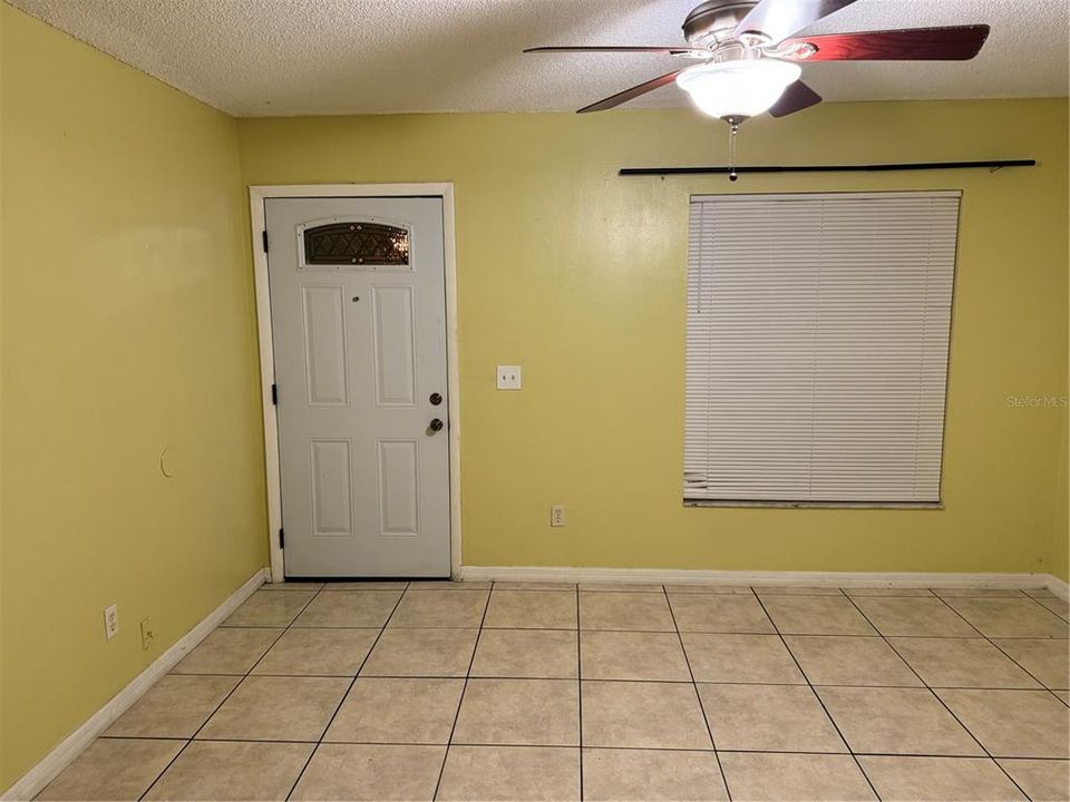 合同活跃: $340,000 (3 贝兹, 2 浴室, 1273 平方英尺)