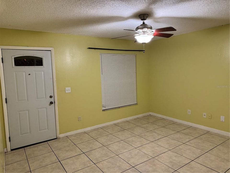 合同活跃: $340,000 (3 贝兹, 2 浴室, 1273 平方英尺)