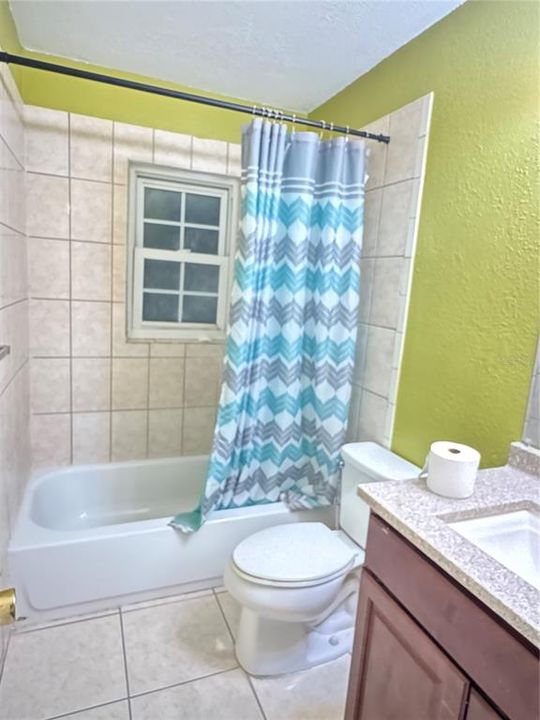 合同活跃: $340,000 (3 贝兹, 2 浴室, 1273 平方英尺)