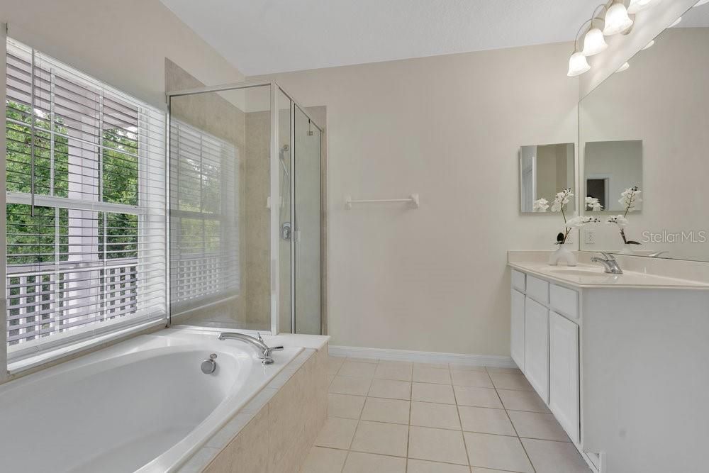 En Renta: $4,000 (5 camas, 2 baños, 2305 Pies cuadrados)