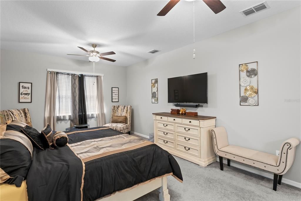 For Sale: $894,900 (5 beds, 4 baths, 4210 Square Feet)