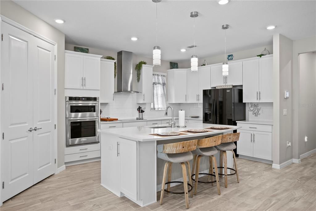 For Sale: $894,900 (5 beds, 4 baths, 4210 Square Feet)