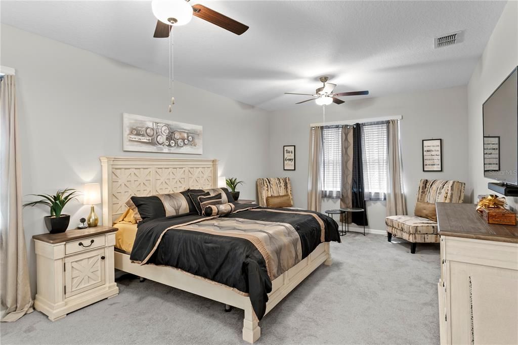 For Sale: $894,900 (5 beds, 4 baths, 4210 Square Feet)