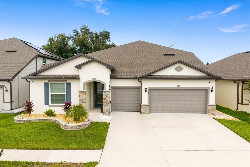 For Sale: $894,900 (5 beds, 4 baths, 4210 Square Feet)