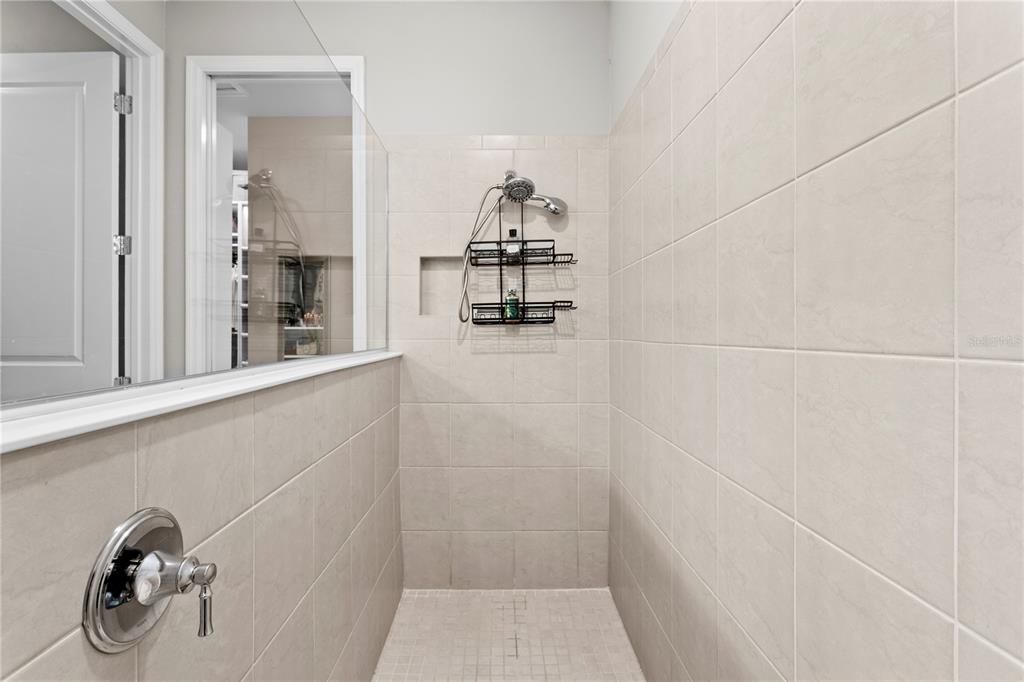 For Sale: $894,900 (5 beds, 4 baths, 4210 Square Feet)