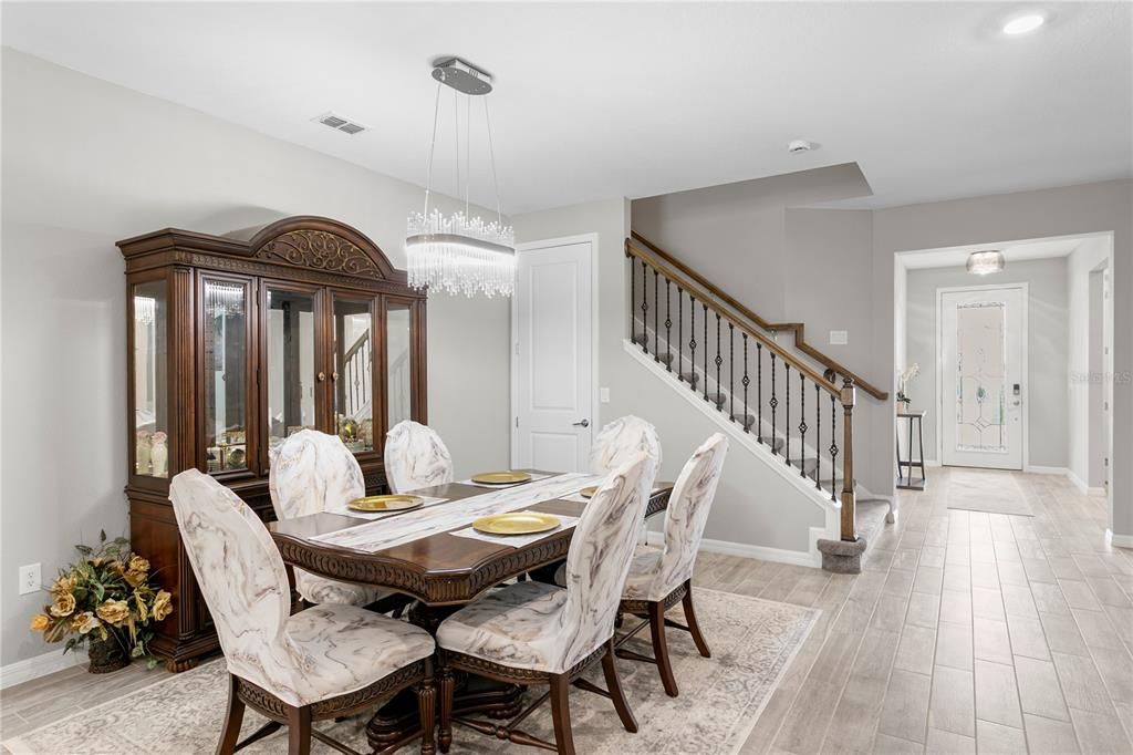 For Sale: $894,900 (5 beds, 4 baths, 4210 Square Feet)