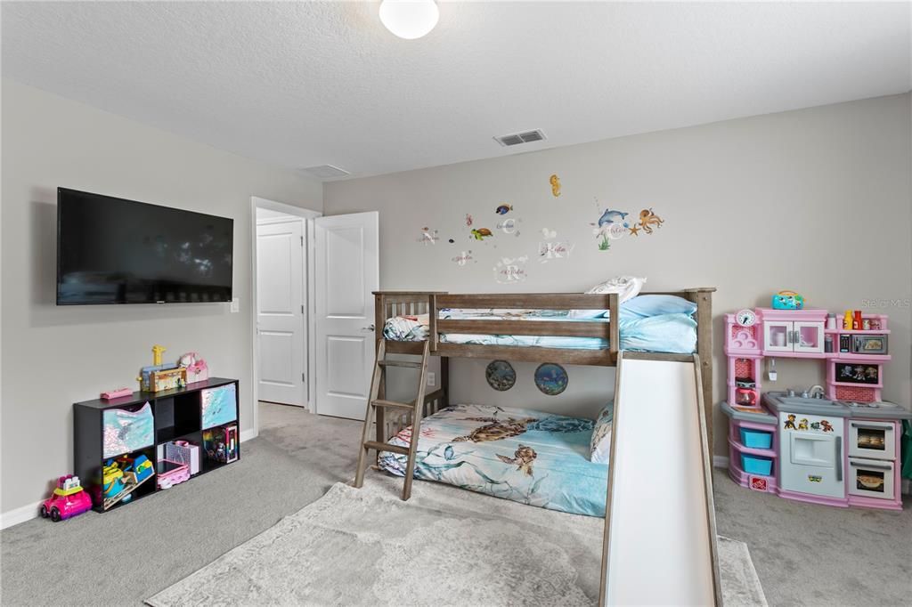 For Sale: $894,900 (5 beds, 4 baths, 4210 Square Feet)