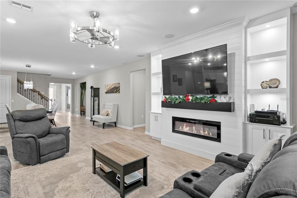 For Sale: $894,900 (5 beds, 4 baths, 4210 Square Feet)