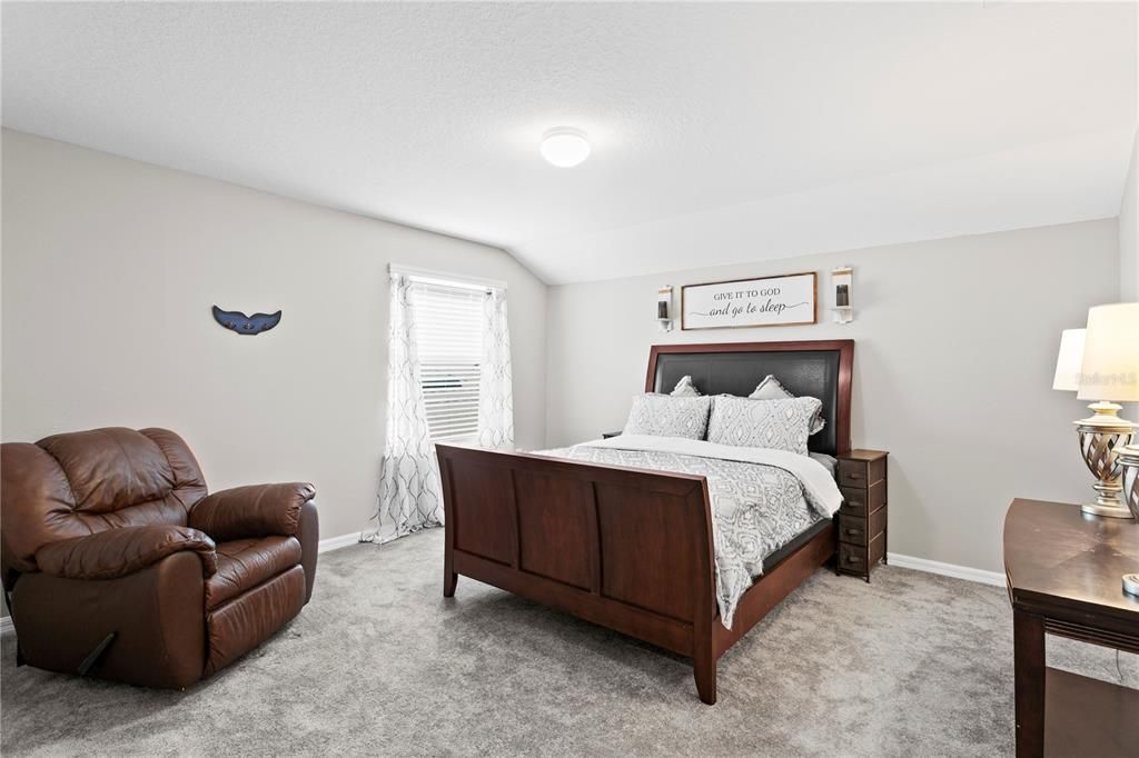 For Sale: $894,900 (5 beds, 4 baths, 4210 Square Feet)