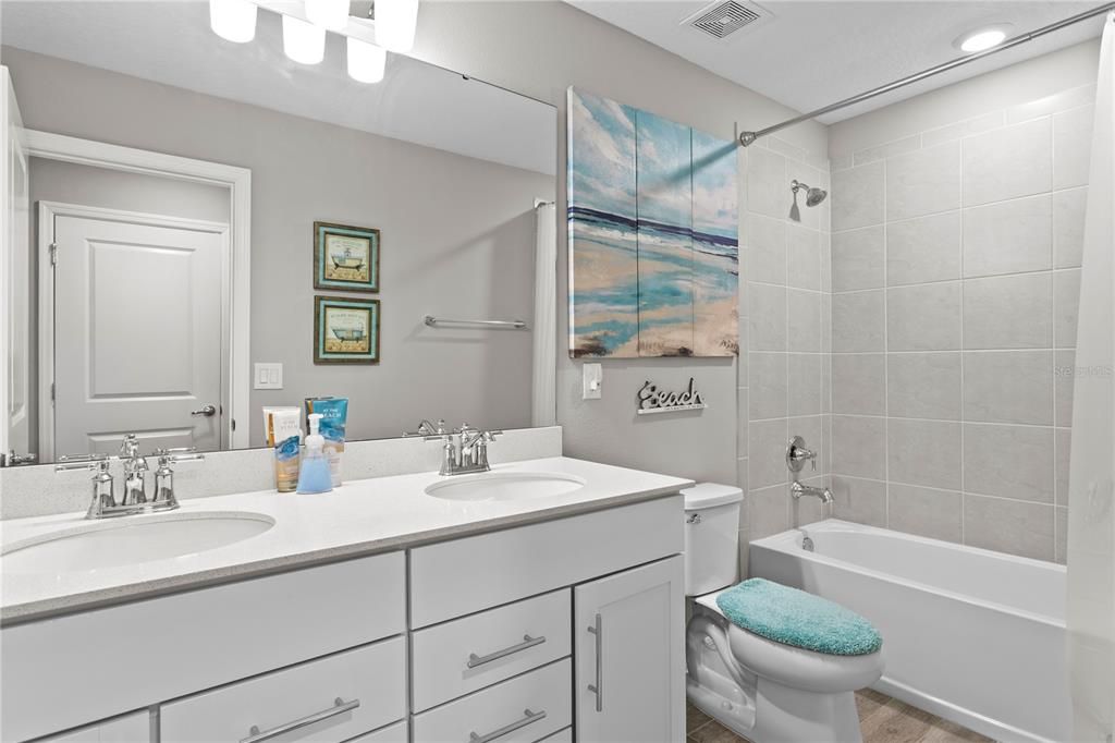 For Sale: $894,900 (5 beds, 4 baths, 4210 Square Feet)