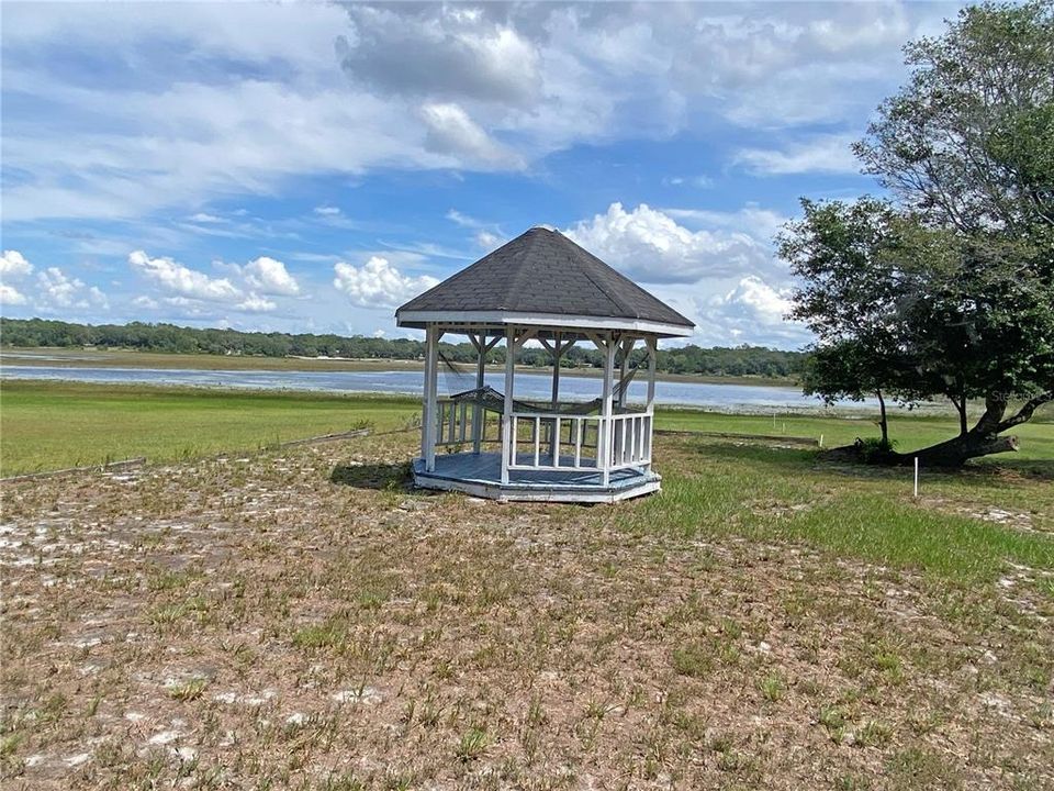 For Sale: $115,000 (3 beds, 1 baths, 672 Square Feet)