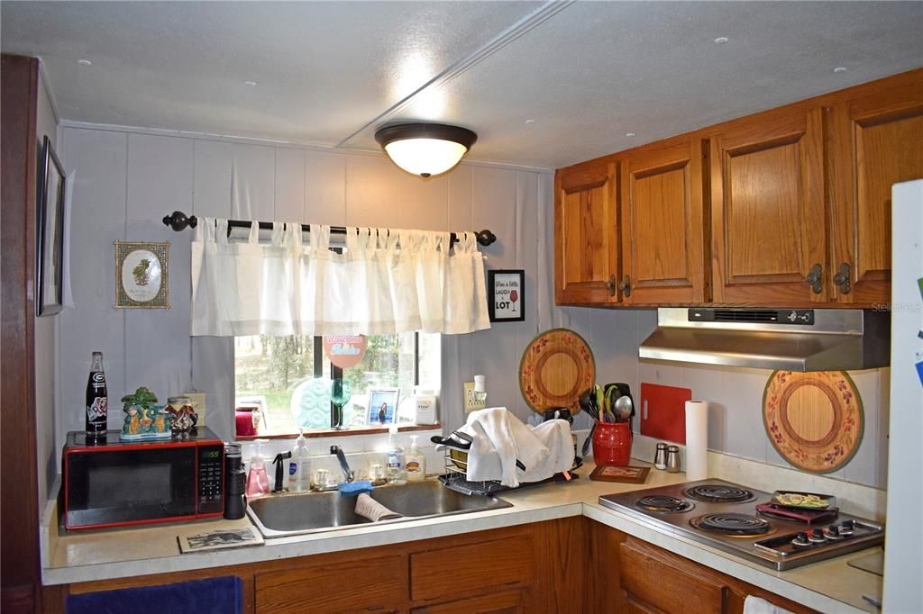 For Sale: $115,000 (3 beds, 1 baths, 672 Square Feet)