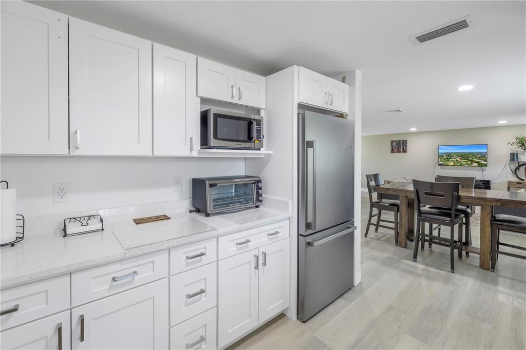 For Sale: $699,000 (2 beds, 2 baths, 1872 Square Feet)