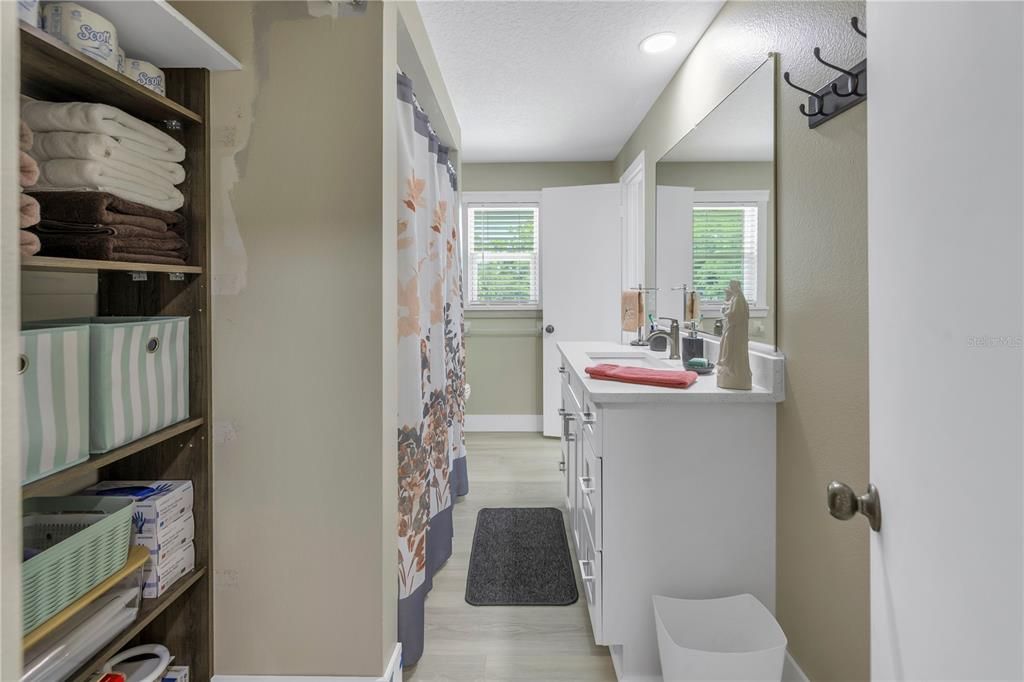 For Sale: $699,000 (2 beds, 2 baths, 1872 Square Feet)