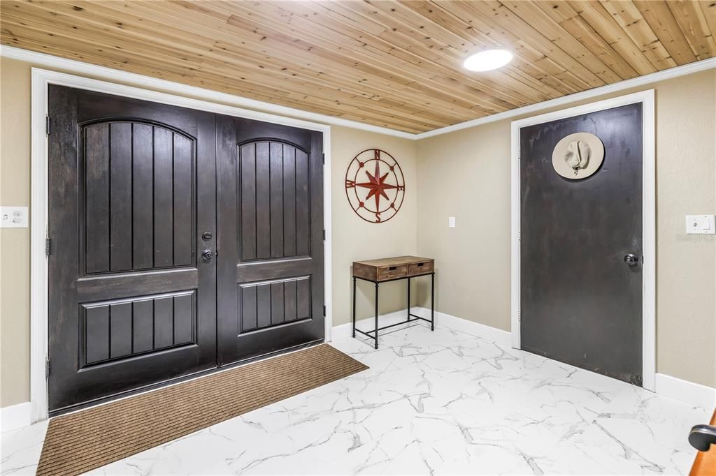 For Sale: $699,000 (2 beds, 2 baths, 1872 Square Feet)