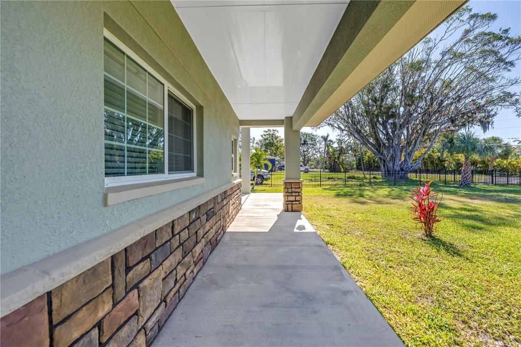 For Sale: $699,000 (2 beds, 2 baths, 1872 Square Feet)