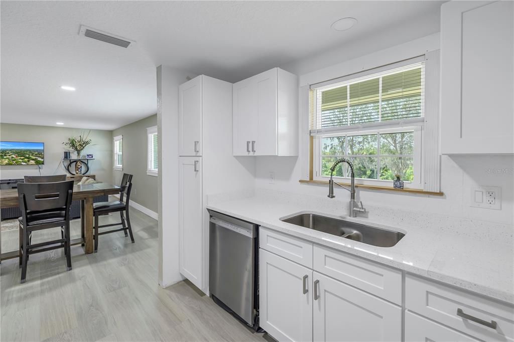 For Sale: $699,000 (2 beds, 2 baths, 1872 Square Feet)