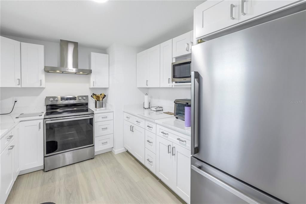 For Sale: $699,000 (2 beds, 2 baths, 1872 Square Feet)