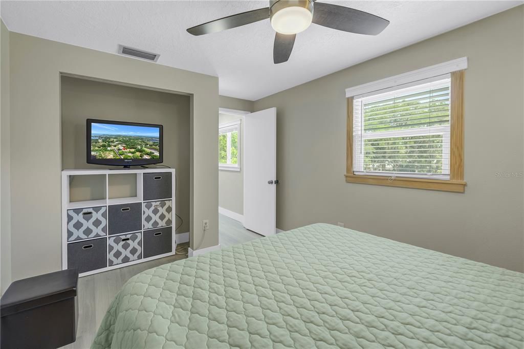 For Sale: $699,000 (2 beds, 2 baths, 1872 Square Feet)