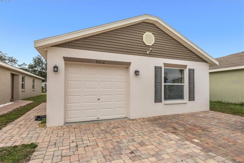 Recently Sold: $393,000 (4 beds, 2 baths, 2098 Square Feet)