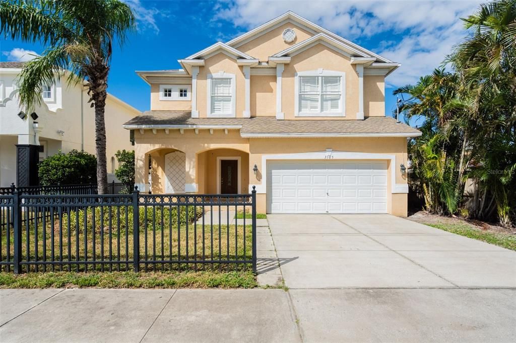 Active With Contract: $699,900 (4 beds, 3 baths, 2730 Square Feet)