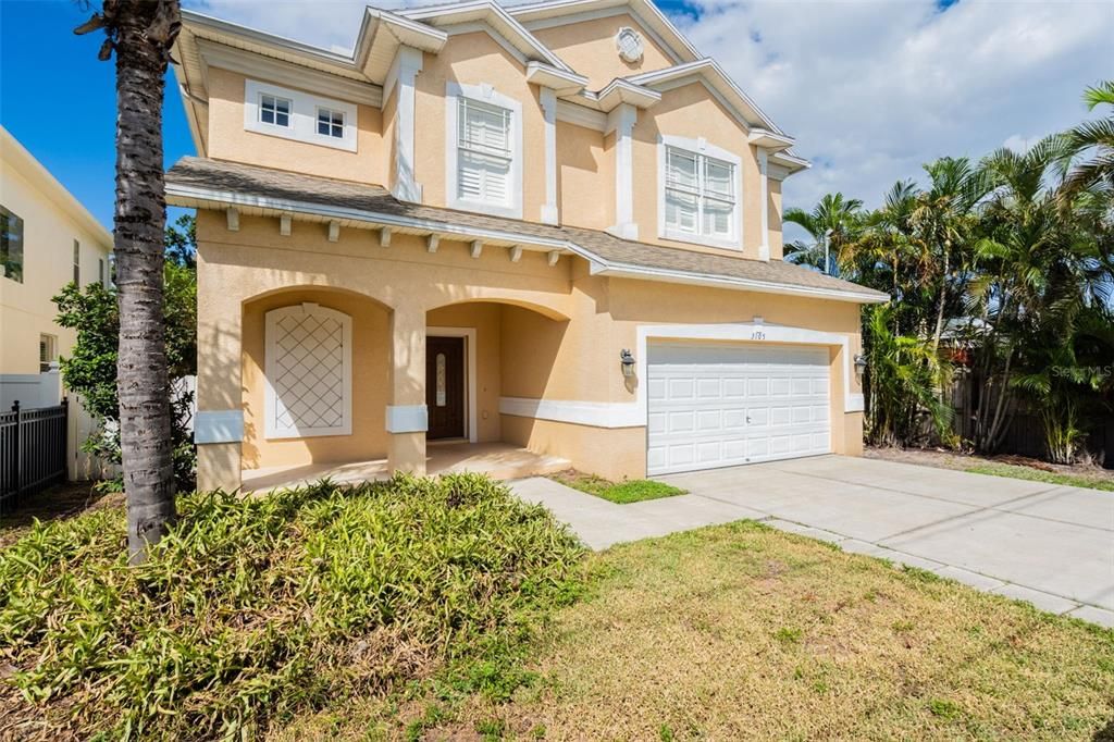 Active With Contract: $699,900 (4 beds, 3 baths, 2730 Square Feet)