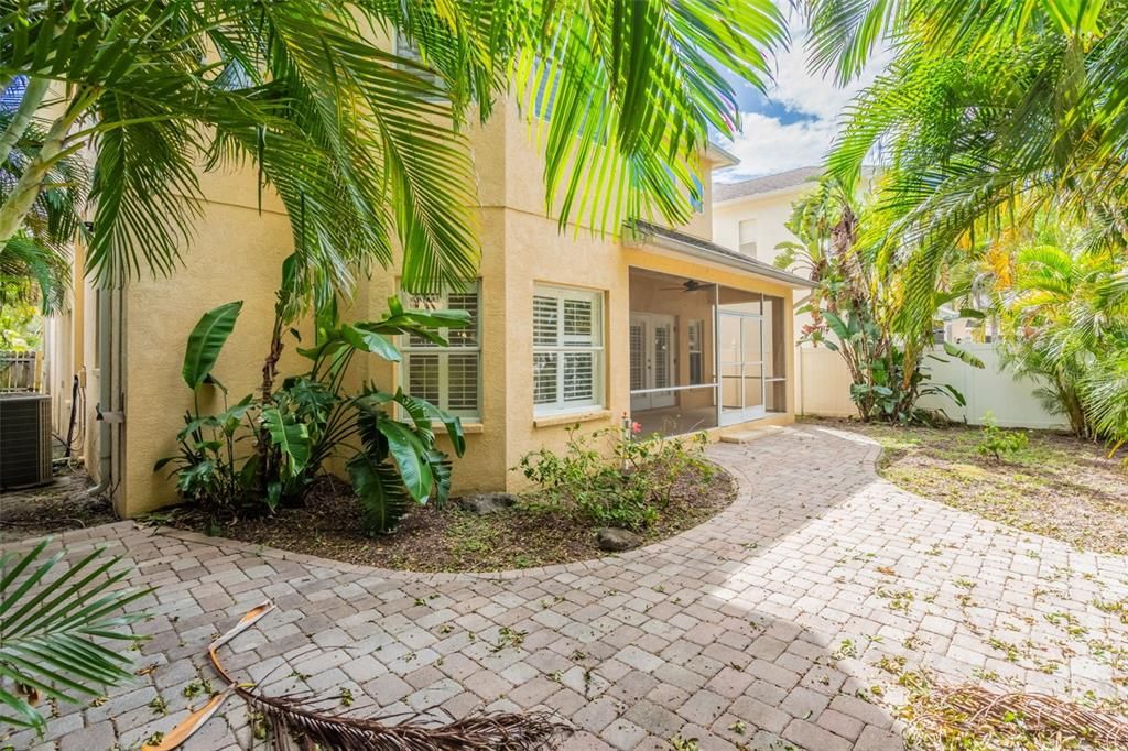 Active With Contract: $699,900 (4 beds, 3 baths, 2730 Square Feet)