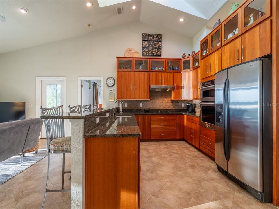 For Sale: $685,000 (3 beds, 2 baths, 1761 Square Feet)