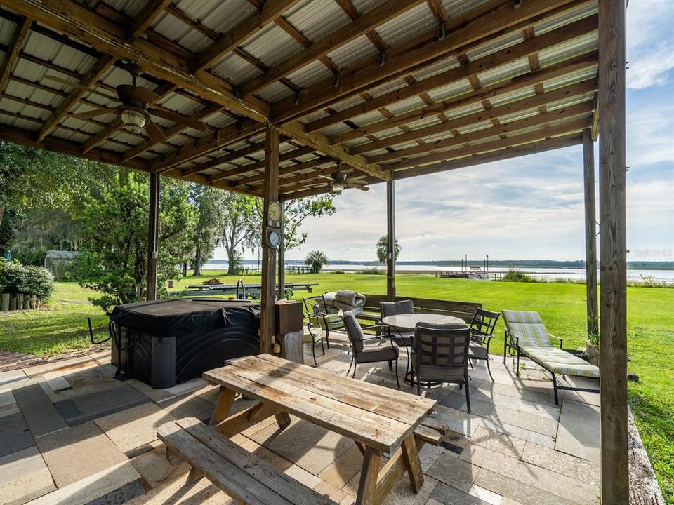 For Sale: $685,000 (3 beds, 2 baths, 1761 Square Feet)