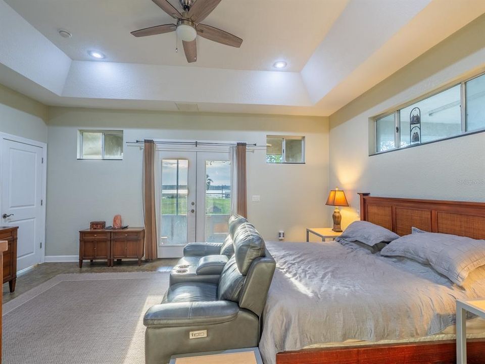 For Sale: $685,000 (3 beds, 2 baths, 1761 Square Feet)