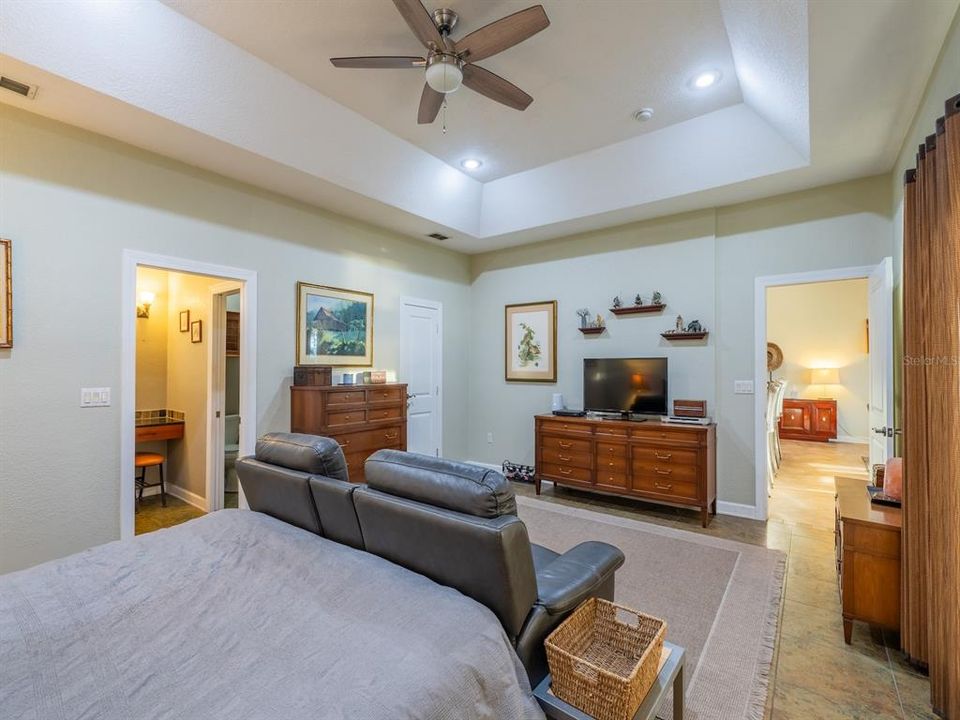 For Sale: $685,000 (3 beds, 2 baths, 1761 Square Feet)