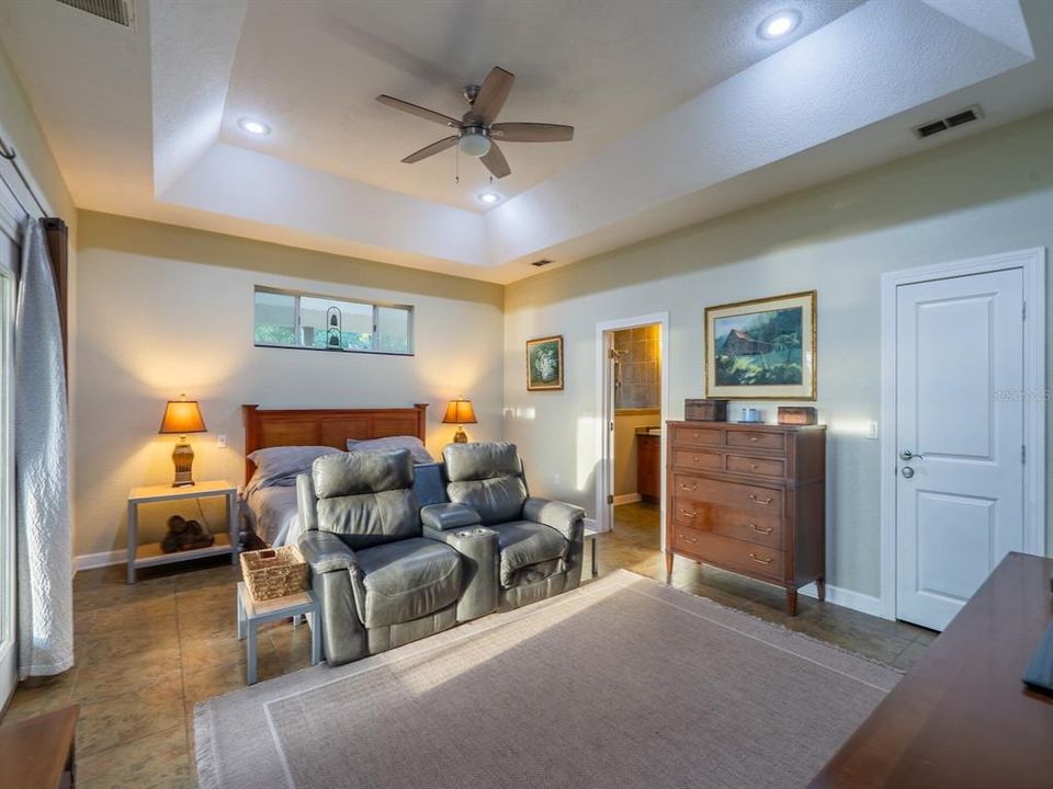 For Sale: $685,000 (3 beds, 2 baths, 1761 Square Feet)