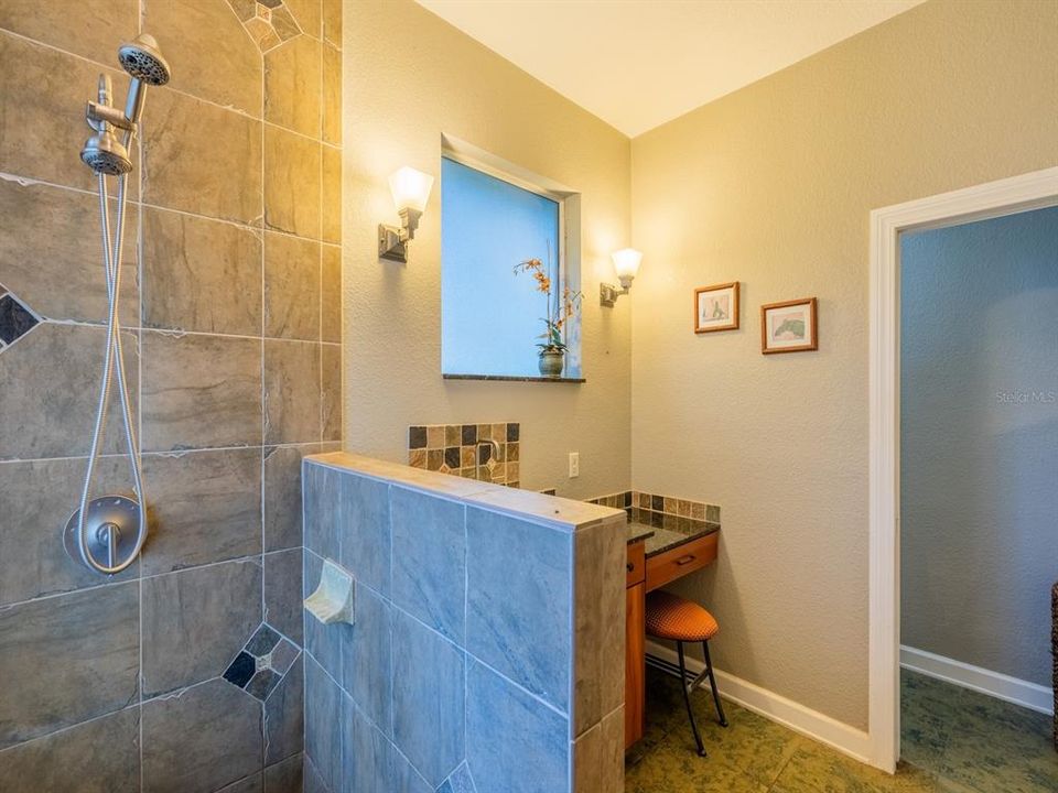 For Sale: $685,000 (3 beds, 2 baths, 1761 Square Feet)