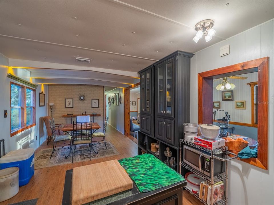 For Sale: $685,000 (3 beds, 2 baths, 1761 Square Feet)