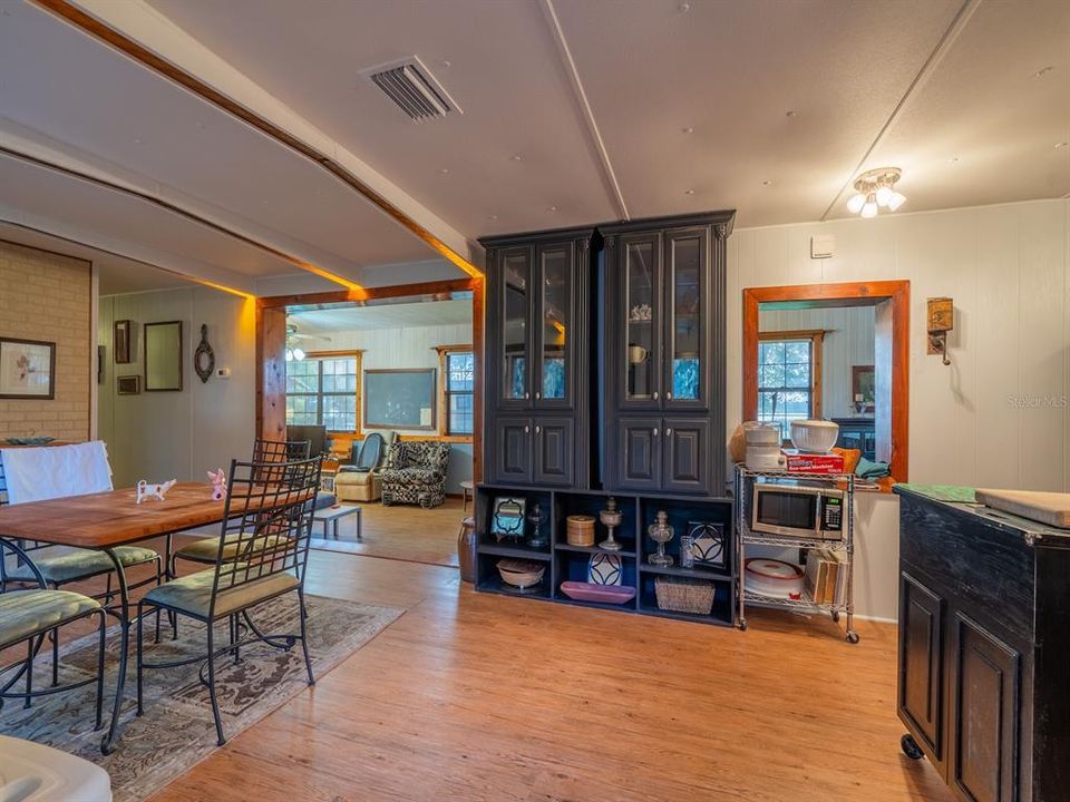 For Sale: $685,000 (3 beds, 2 baths, 1761 Square Feet)