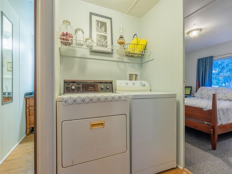 For Sale: $685,000 (3 beds, 2 baths, 1761 Square Feet)