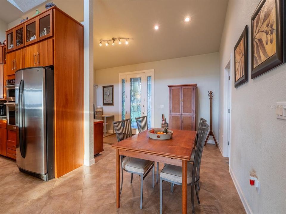 For Sale: $685,000 (3 beds, 2 baths, 1761 Square Feet)