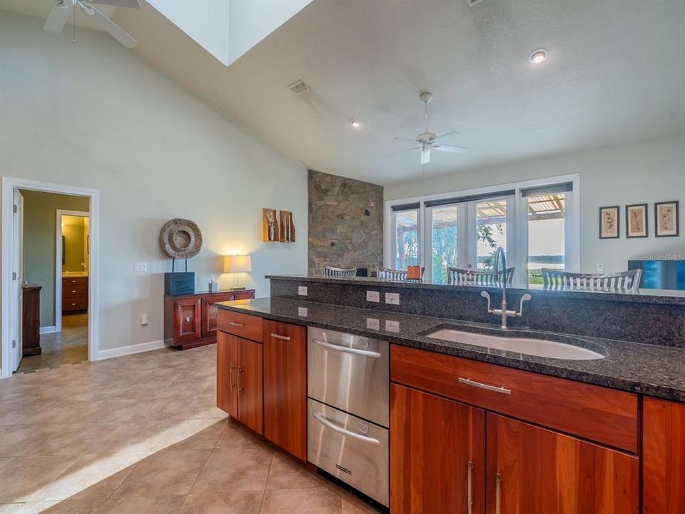 For Sale: $685,000 (3 beds, 2 baths, 1761 Square Feet)