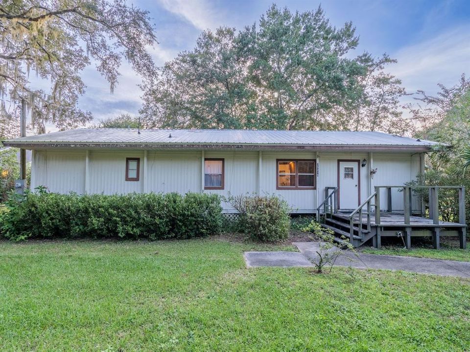 For Sale: $685,000 (3 beds, 2 baths, 1761 Square Feet)