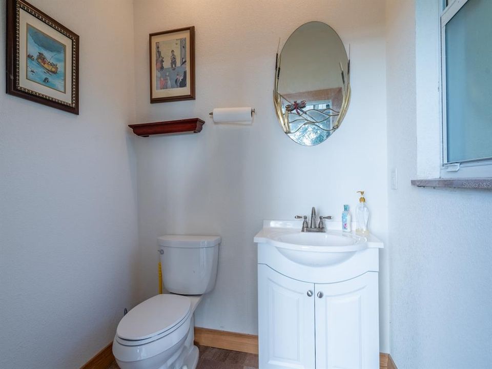 For Sale: $685,000 (3 beds, 2 baths, 1761 Square Feet)