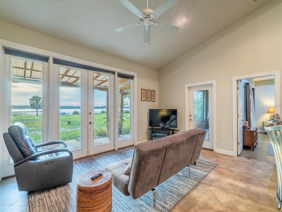 For Sale: $685,000 (3 beds, 2 baths, 1761 Square Feet)