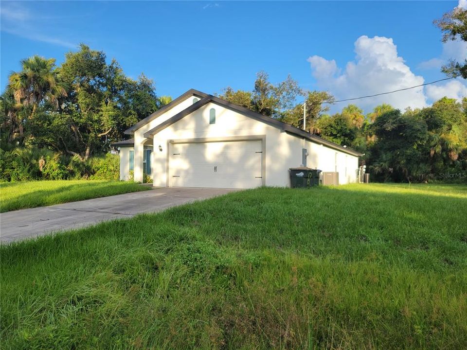 合同活跃: $250,000 (3 贝兹, 2 浴室, 1689 平方英尺)