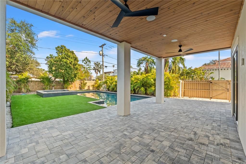 En Renta: $21,500 (6 camas, 5 baños, 3960 Pies cuadrados)