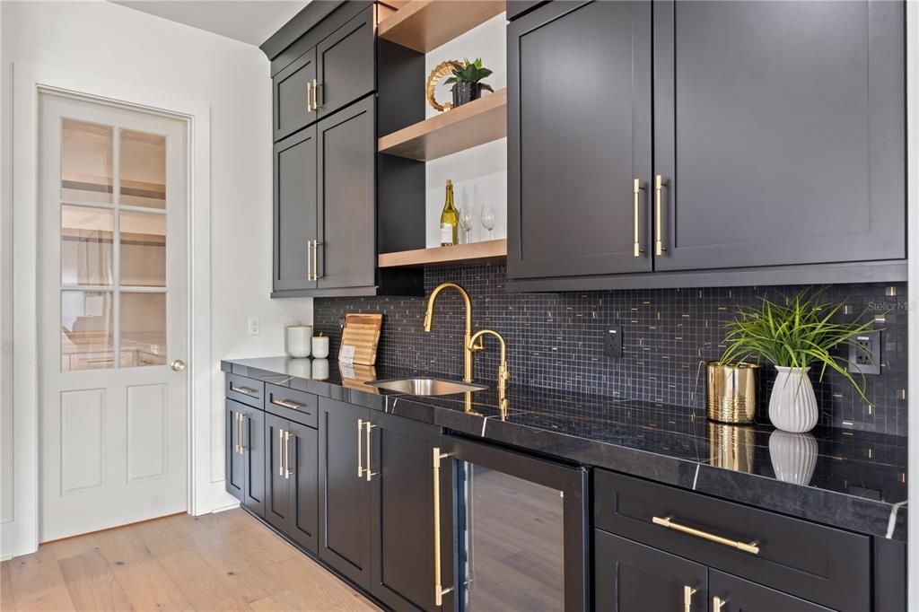 En Renta: $21,500 (6 camas, 5 baños, 3960 Pies cuadrados)